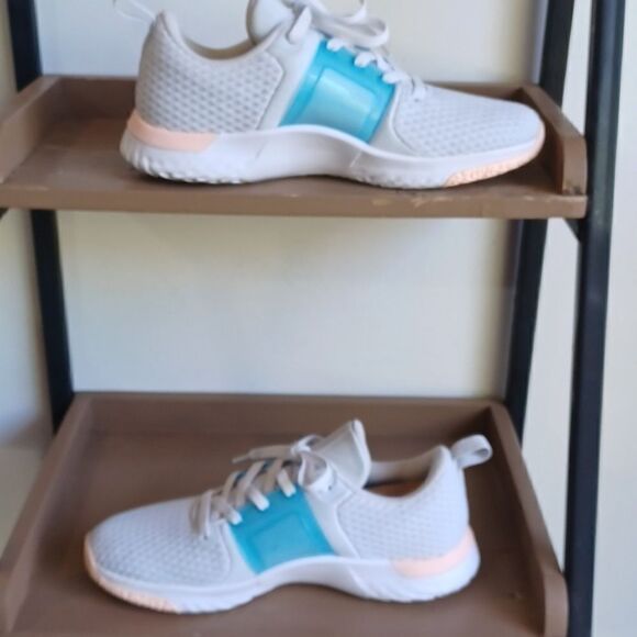 Nike Renew the Season TR10 training shoes - Picture 4 of 5